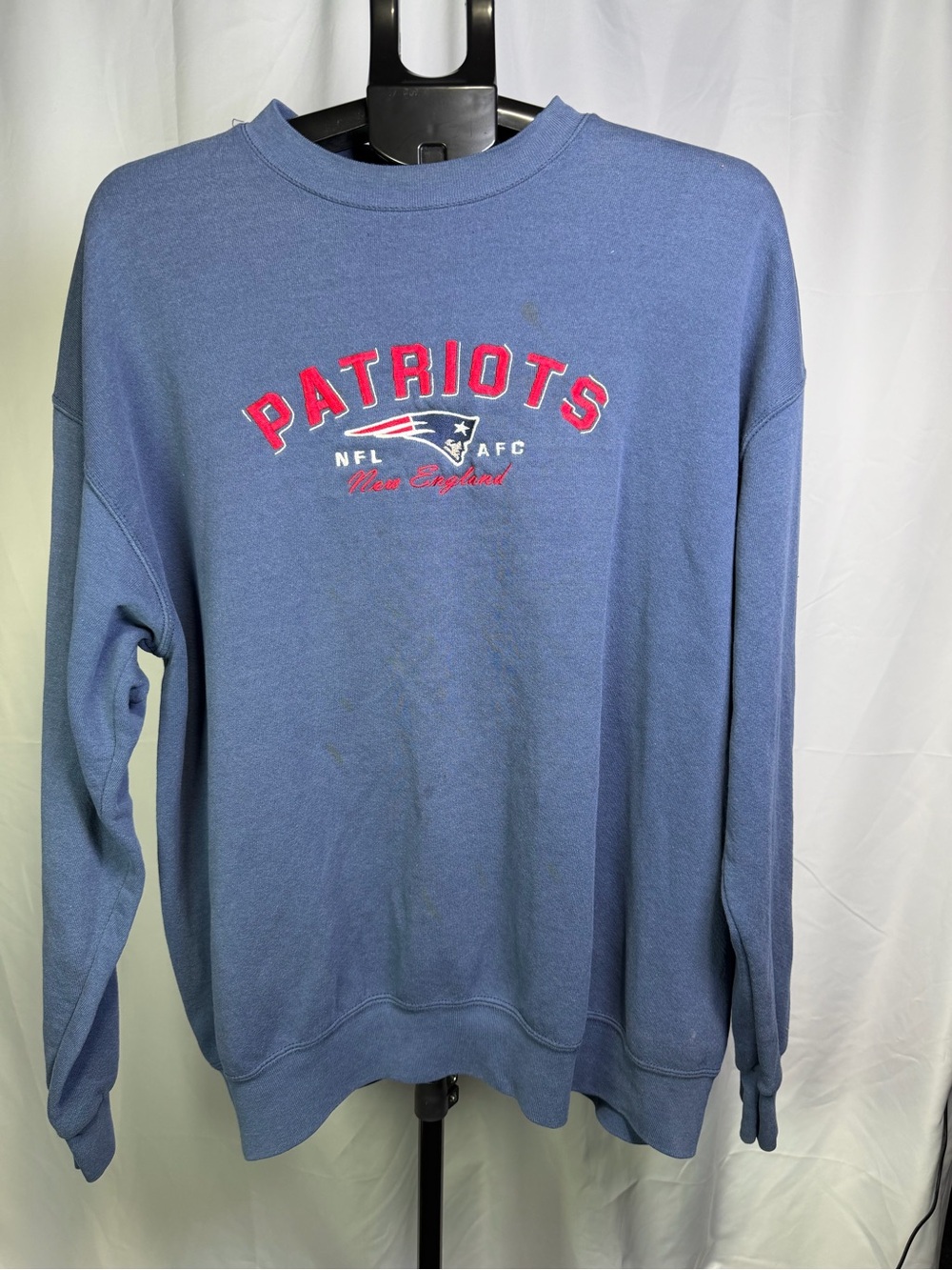 NFL 2005 New England Patriots Blue Crewneck Sweatshirt with Red Logo